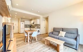 Besalú 11 Moderno apartamento con AC en la plaza